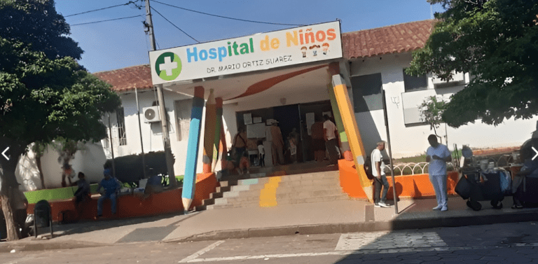 Al borde del colapso: Niños en pasillos y falta de enfermeras desatan la crisis en el Hospital de Niños