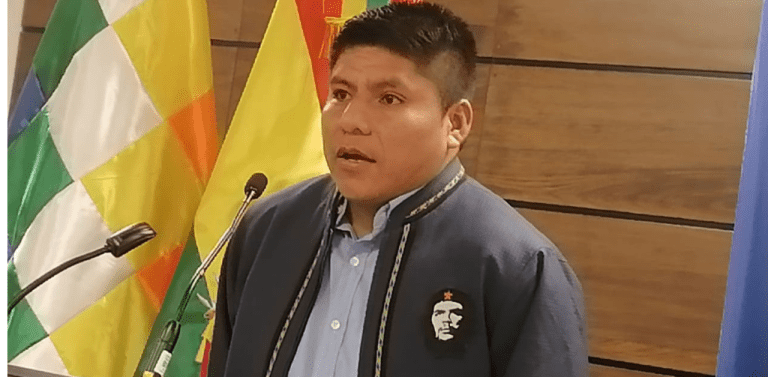 Leonardo Loza recibe credenciales como gobernador de Cochabamba y destaca una transición sin contratiempos