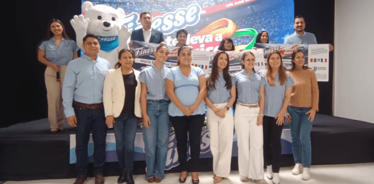 Finesse lleva a tres bolivianas a vivir la fiesta futbolera en México