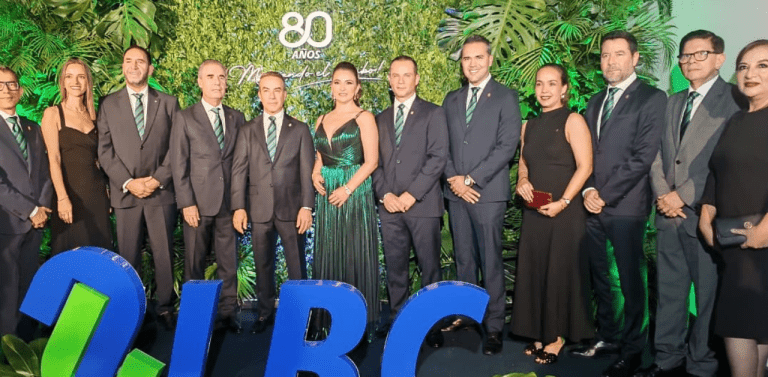 La Boliviana Ciacruz conmemora 80 años de historia, marcando el rumbo con liderazgo, solidez y visión de futuro