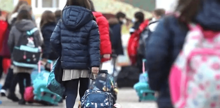 Desde este lunes, las escuelas cruceñas adoptan el horario de invierno