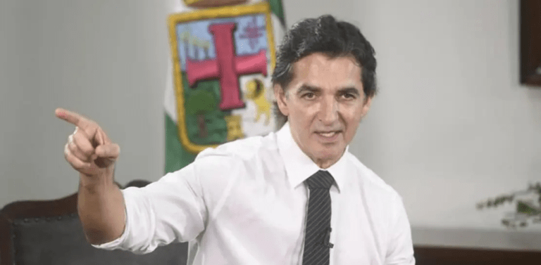 El alcalde Mamén Saavedra destituye a subalcalde del Distrito 10 por irregularidades en cobros para uso de canchas deportivas