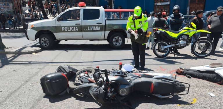 Un joven motociclista pierde la vida tras impactar contra un camión cisterna estacionado en la zona del Parque Industrial de Santa Cruz