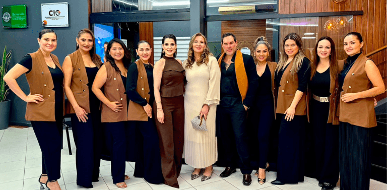 𝗦𝗮𝗻𝘁𝗮 𝗖𝗿𝘂𝘇 𝗿𝗲ú𝗻𝗲 𝗮 𝗲𝘅𝗽𝗲𝗿𝘁𝗼𝘀 𝗶𝗻𝘁𝗲𝗿𝗻𝗮𝗰𝗶𝗼𝗻𝗮𝗹𝗲𝘀 𝗲𝗻 𝗲𝗹 𝗜 𝗦𝗶𝗺𝗽𝗼𝘀𝗶𝗼 𝗱𝗲 𝗔𝗿𝗺𝗼𝗻𝗶𝘇𝗮𝗰𝗶ó𝗻 𝗢𝗿𝗼𝗳𝗮𝗰𝗶𝗮𝗹 𝘆 𝗠𝗲𝗱𝗶𝗰𝗶𝗻𝗮 𝗘𝘀𝘁é𝘁𝗶𝗰𝗮